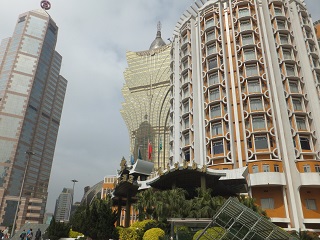 �Â����f�U�C���̍��w�r��